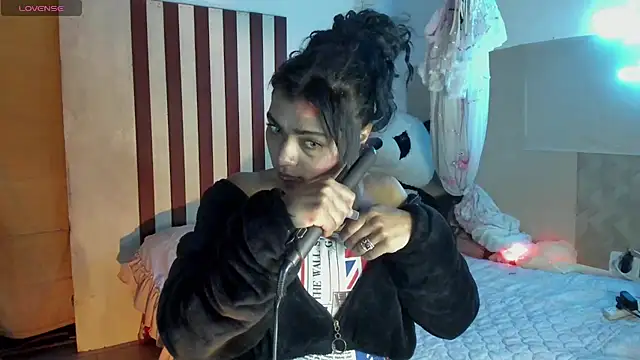 Snapshot of Lilithsabeth chatting on October 11, 2025, 4:49 pm Lilithsabeth online show from October 11, 2025, 4:49 pm