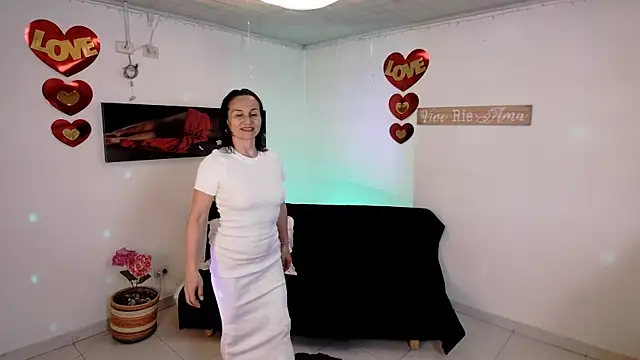 lollita 23  online show from April 6, 2026, 8:21 pm