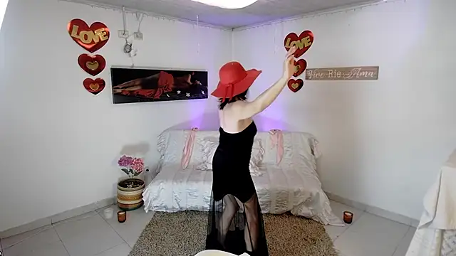 lollita 23  online show from April 13, 2026, 8:14 pm