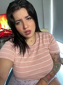 Snapshot of horny_roomiess chatting on January 21, 2025, 10:08 pm horny roomiess online show from January 21, 2025, 10:08 pm