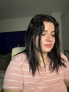 Snapshot of horny_roomiess chatting on January 22, 2025, 1:53 am horny roomiess online show from January 22, 2025, 1:53 am