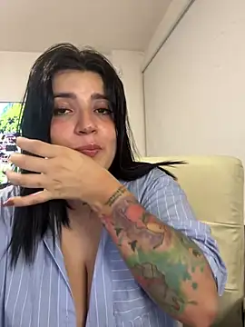 Snapshot of horny_roomiess chatting on January 23, 2025, 1:19 am horny roomiess online show from January 23, 2025, 1:19 am