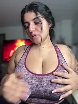 Snapshot of horny_roomiess chatting on February 28, 2025, 12:54 am horny roomiess online show from February 28, 2025, 12:54 am