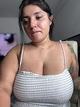 Snapshot of horny_roomiess chatting on March 4, 2025, 12:18 am horny roomiess online show from March 4, 2025, 12:18 am