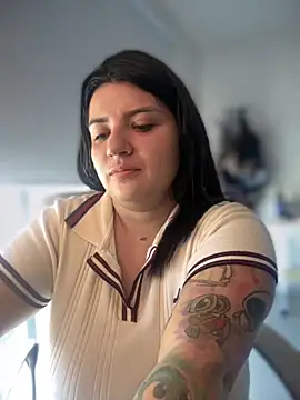 Snapshot of horny_roomiess chatting on September 9, 2025, 2:16 pm horny roomiess online show from September 9, 2025, 2:16 pm