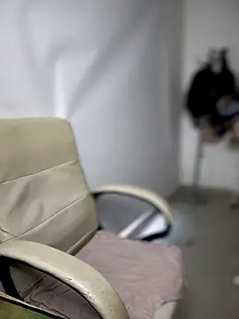 Snapshot of horny_roomiess chatting on September 15, 2025, 11:43 am horny roomiess online show from September 15, 2025, 11:43 am