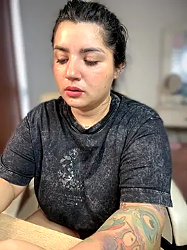 Snapshot of horny_roomiess chatting on September 18, 2025, 2:41 pm horny roomiess online show from September 18, 2025, 2:41 pm