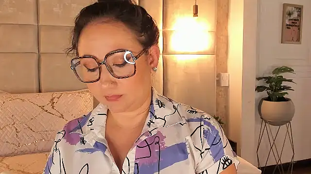 Victoria-Harper online show from January 30, 2025, 6:00 pm