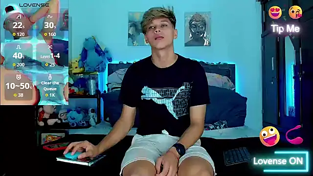 Liamscott  online show from November 8, 2025, 7:12 pm