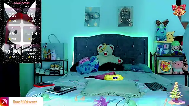 Liamscott  online show from December 18, 2025, 10:49 pm