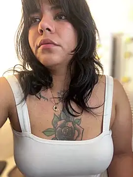 JulianaCastillo online show from December 29, 2024, 4:48 am