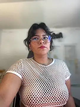 JulianaCastillo online show from January 2, 2025, 11:52 am