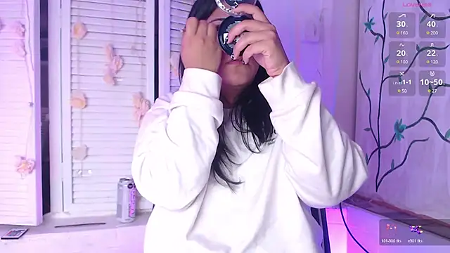 JulianaCastillo online show from January 25, 2025, 8:31 am