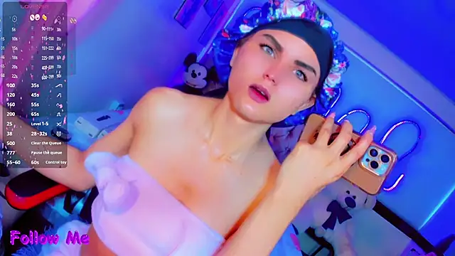 Jessica smith 1 online show from April 13, 2026, 11:27 am