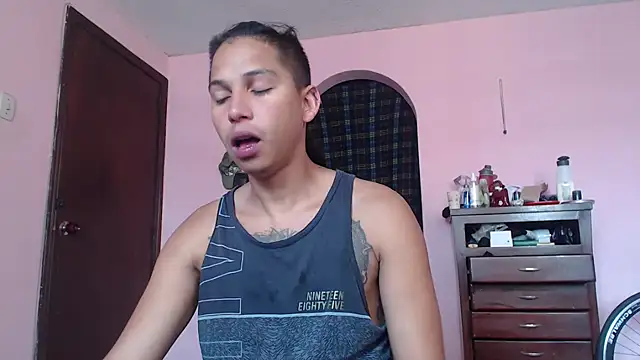 Snapshot of CoreAlejito chatting on February 28, 2025, 3:48 pm CoreAlejito online show from February 28, 2025, 3:48 pm