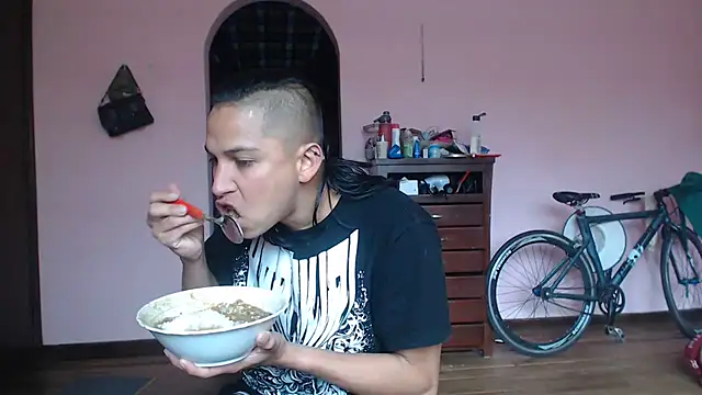 Snapshot of CoreAlejito chatting on March 12, 2025, 3:07 pm CoreAlejito online show from March 12, 2025, 3:07 pm