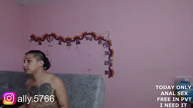 Snapshot of CoreAlejito chatting on November 7, 2025, 9:26 pm CoreAlejito online show from November 7, 2025, 9:26 pm