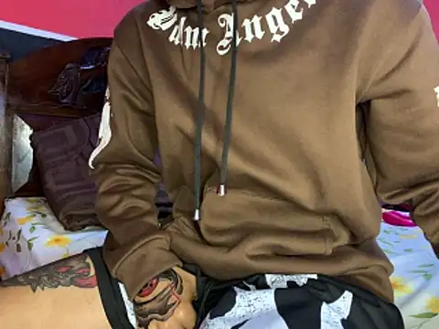 tanned boy online show from June 7, 2026, 1:48 pm