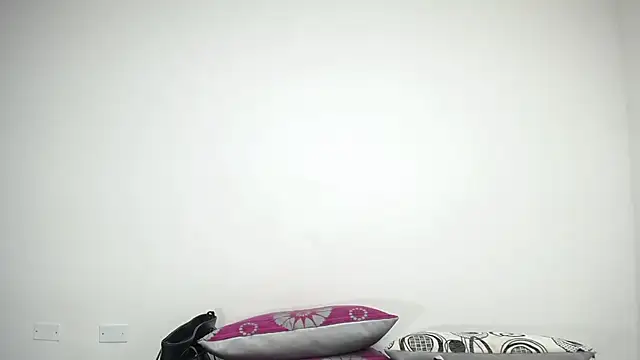 Snapshot of CrushOnMe_ chatting on May 15, 2026, 1:56 am CrushOnMe online show from May 15, 2026, 1:56 am