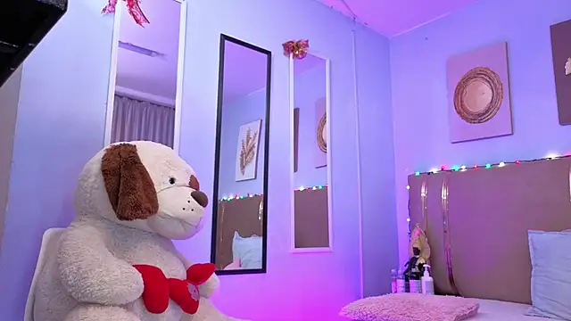 sarah cruzz  online show from January 18, 2026, 1:31 am