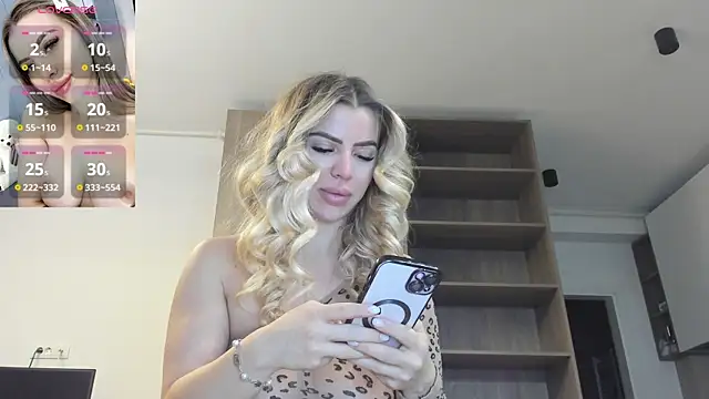 Megan Ros online show from February 7, 2025, 5:20 am