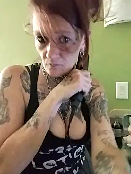 renegade vyxxen online show from March 11, 2025, 6:43 am