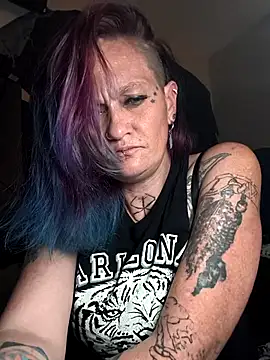 renegade vyxxen online show from January 7, 2026, 7:22 am