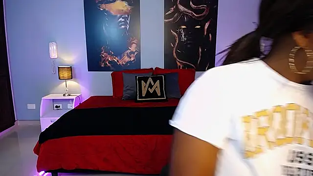 JasmineCampbell  online show from November 25, 2025, 11:05 pm