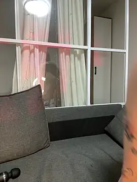 hotAssHell  online show from February 16, 2025, 3:38 pm