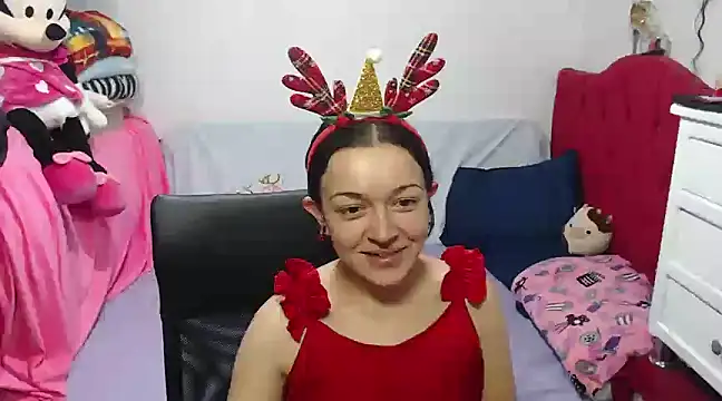 Snapshot of Angela_18honey chatting on December 16, 2024, 3:19 am Angela 18honey online show from December 16, 2024, 3:19 am