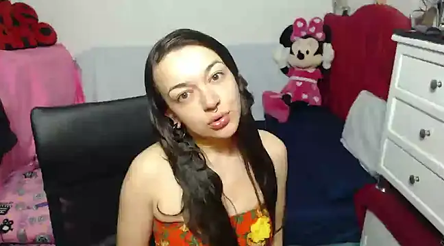 Snapshot of Angela_18honey chatting on December 22, 2024, 9:44 am Angela 18honey online show from December 22, 2024, 9:44 am