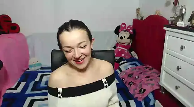 Snapshot of Angela_18honey chatting on January 9, 2025, 2:11 am Angela 18honey online show from January 9, 2025, 2:11 am