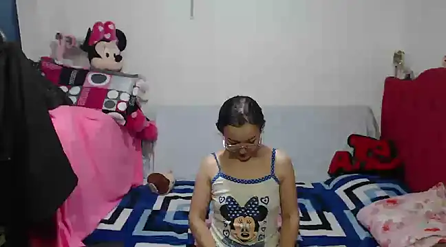 Snapshot of Angela_18honey chatting on January 18, 2025, 3:53 am Angela 18honey online show from January 18, 2025, 3:53 am