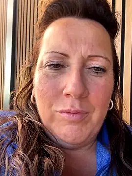 xsexycurvymilf online show from September 30, 2025, 11:37 am