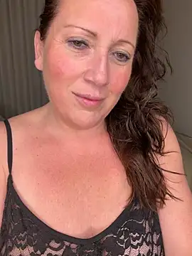 Snapshot of xsexycurvymilf chatting on April 20, 2026, 2:31 pm xsexycurvymilf online show from April 20, 2026, 2:31 pm