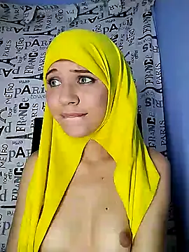 Snapshot of hanaa_18 chatting on December 6, 2024, 5:20 am hanaa 18 online show from December 6, 2024, 5:20 am