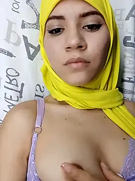 Snapshot of hanaa_18 chatting on December 13, 2024, 2:54 am hanaa 18 online show from December 13, 2024, 2:54 am