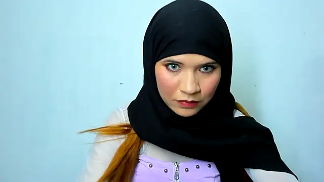 Snapshot of hanaa_18 chatting on February 7, 2025, 9:37 pm hanaa 18 online show from February 7, 2025, 9:37 pm