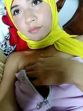 Snapshot of hanaa_18 chatting on February 11, 2025, 2:35 am hanaa 18 online show from February 11, 2025, 2:35 am