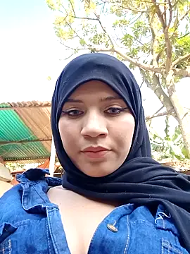 Snapshot of hanaa_18 chatting on February 13, 2025, 7:42 pm hanaa 18 online show from February 13, 2025, 7:42 pm