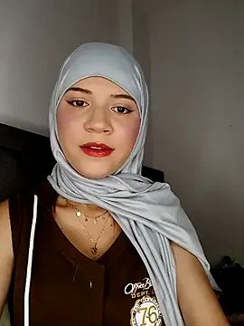 Snapshot of hanaa_18 chatting on March 8, 2025, 10:24 pm hanaa 18 online show from March 8, 2025, 10:24 pm