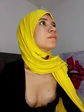 Snapshot of hanaa_18 chatting on March 18, 2025, 3:31 pm hanaa 18 online show from March 18, 2025, 3:31 pm