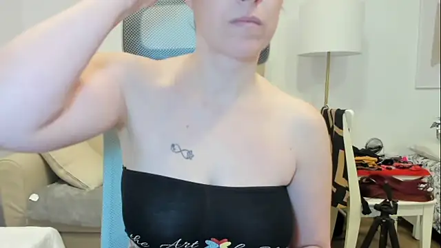 emmita69  online show from March 15, 2026, 5:46 am