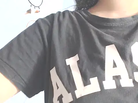 Snapshot of Amara18_ chatting on December 20, 2024, 6:40 am Amara18 online show from December 20, 2024, 6:40 am