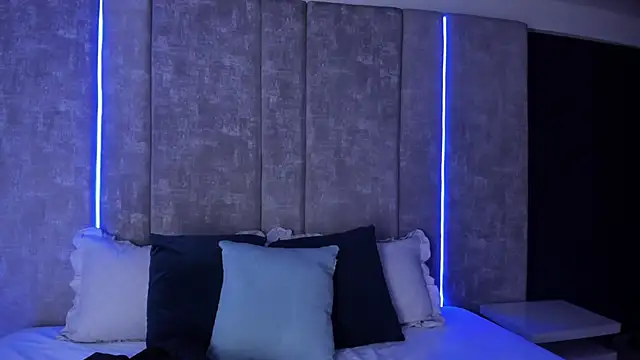 Amareto  online show from April 18, 2026, 8:20 pm