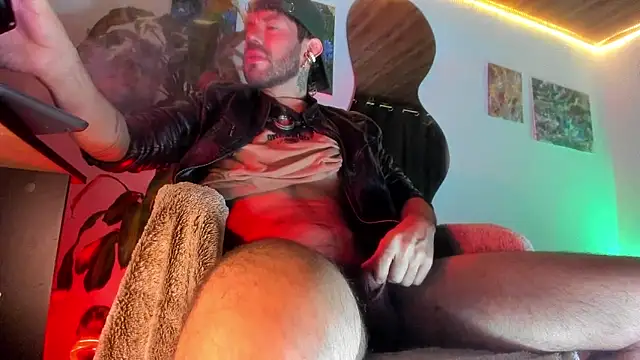 LatinMilk  online show from June 5, 2026, 8:31 am
