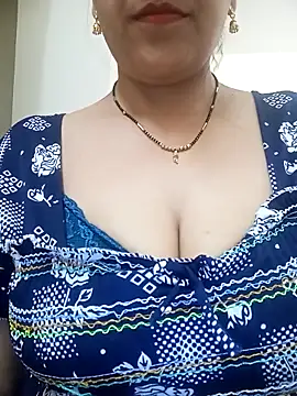 Hot-Shivani online show from May 17, 2026, 7:21 pm