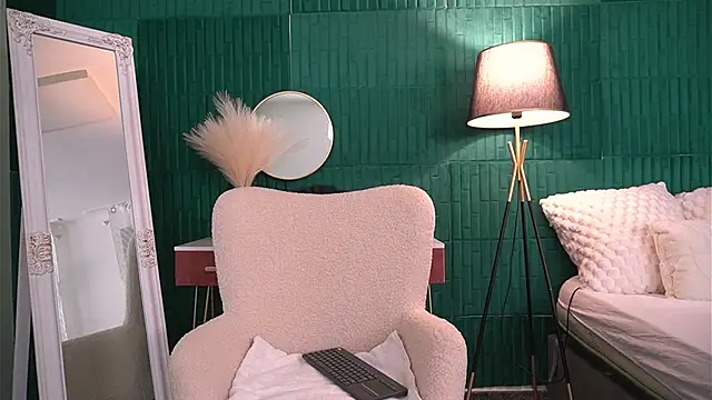 HaileyMoonn online show from November 12, 2025, 3:40 am