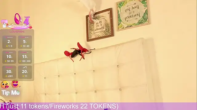 Snapshot of caryn_johnson chatting on October 27, 2025, 11:47 am caryn johnson online show from October 27, 2025, 11:47 am