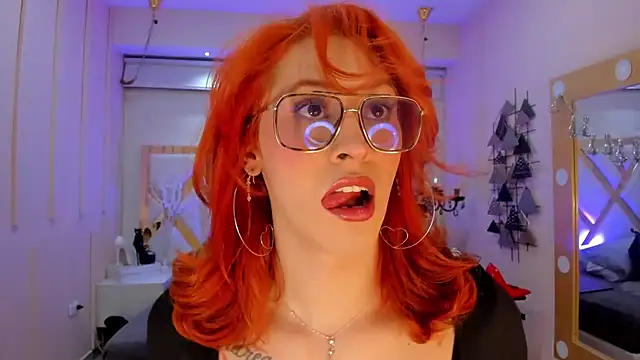 Juliana Saenzz online show from February 3, 2025, 12:03 pm